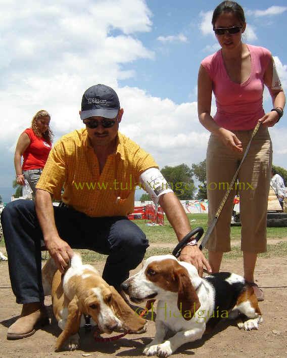 Ricardo Prez ( el de la camisa amarila)